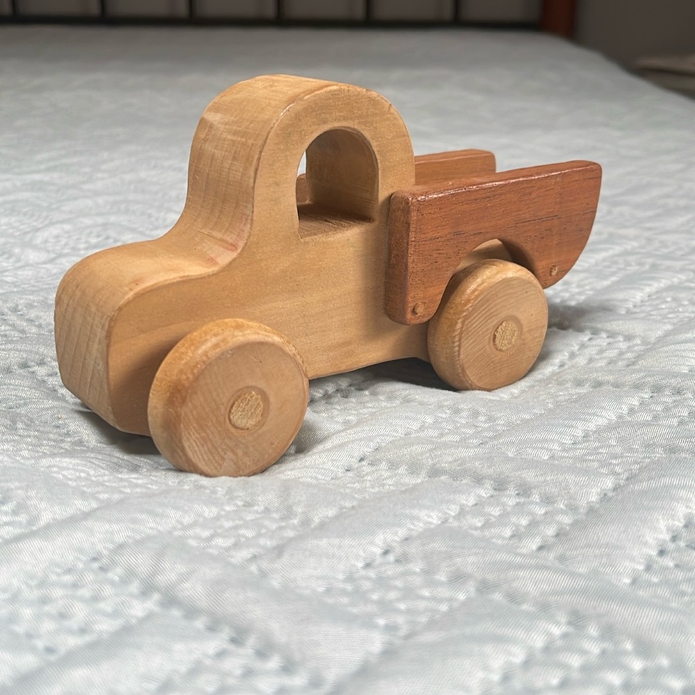 🛻 Vintage Wooden Toy Truck 🛻
